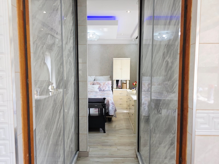 3 Bedroom Property for Sale in Fleurdal Gauteng