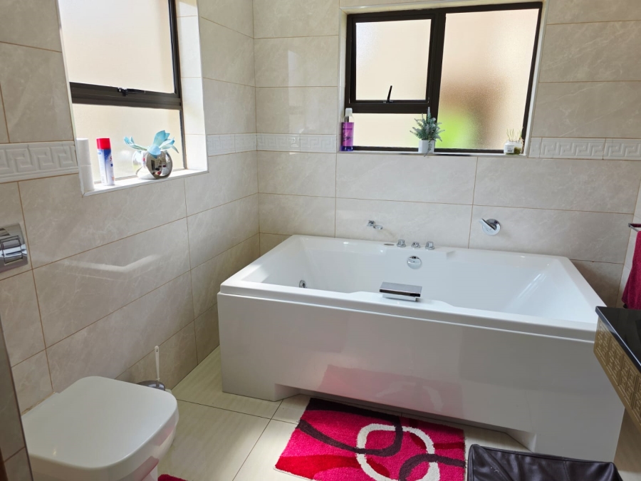 3 Bedroom Property for Sale in Fleurdal Gauteng