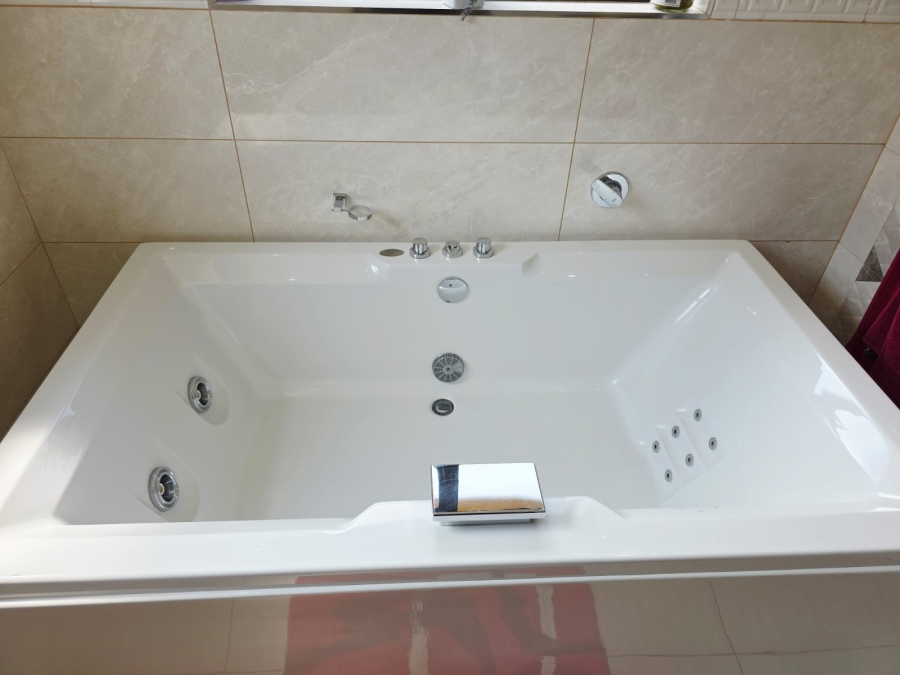3 Bedroom Property for Sale in Fleurdal Gauteng