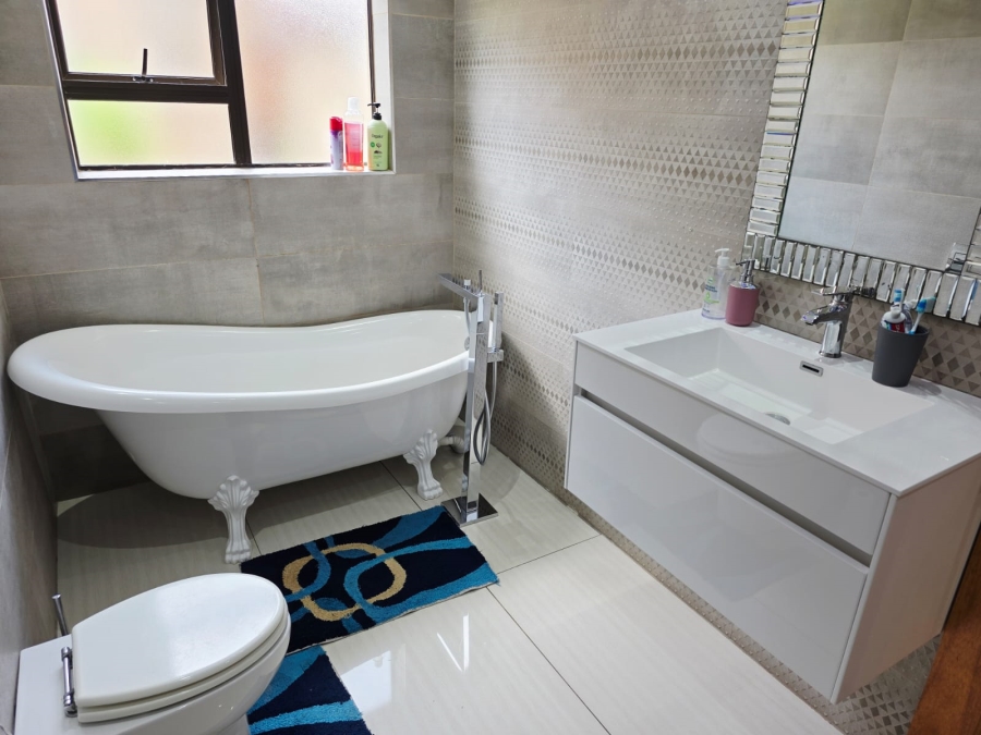 3 Bedroom Property for Sale in Fleurdal Gauteng