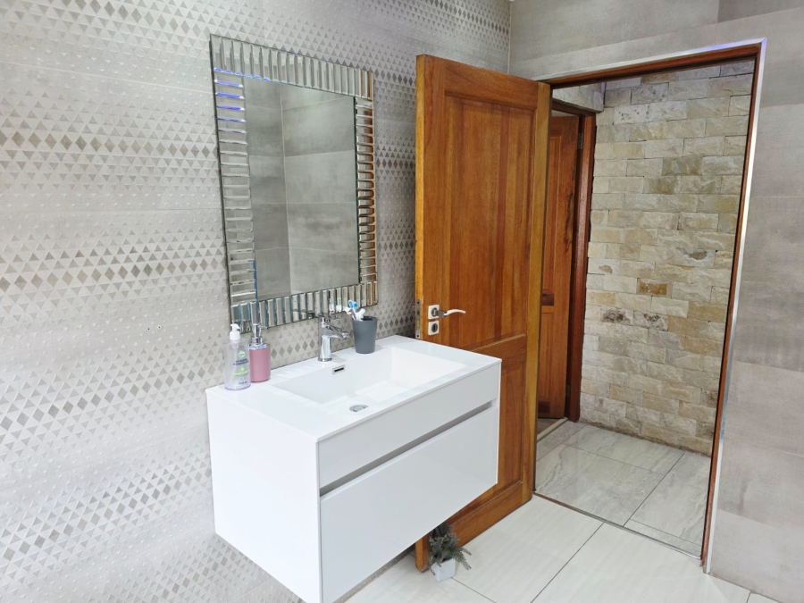 3 Bedroom Property for Sale in Fleurdal Gauteng