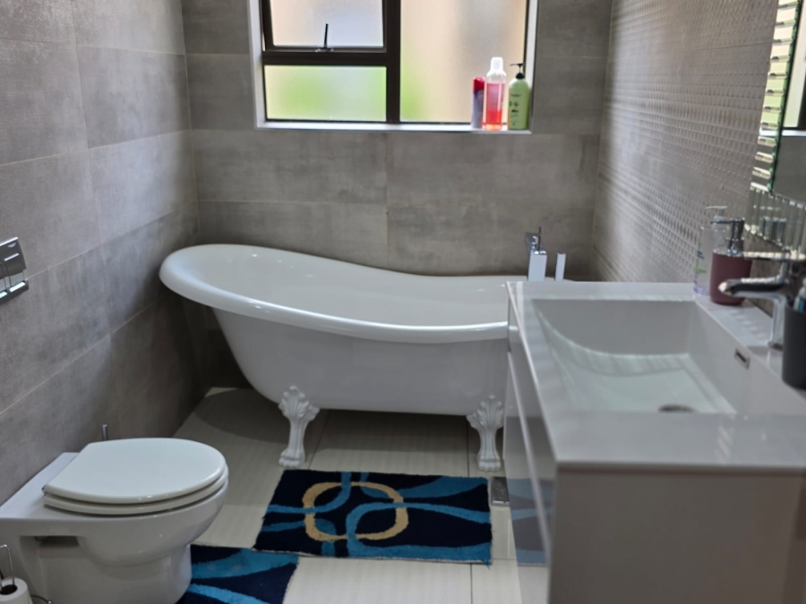 3 Bedroom Property for Sale in Fleurdal Gauteng