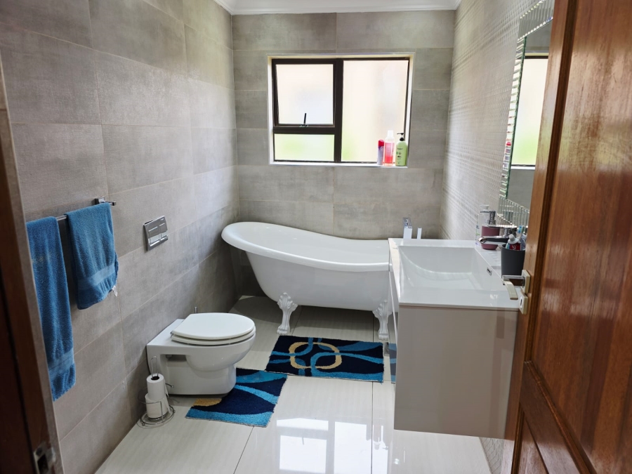 3 Bedroom Property for Sale in Fleurdal Gauteng