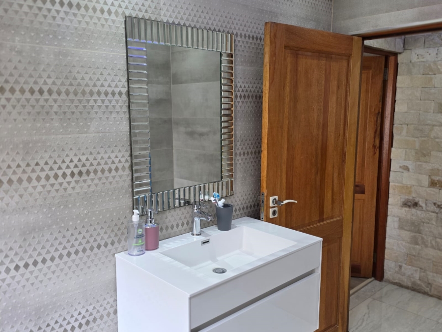 3 Bedroom Property for Sale in Fleurdal Gauteng