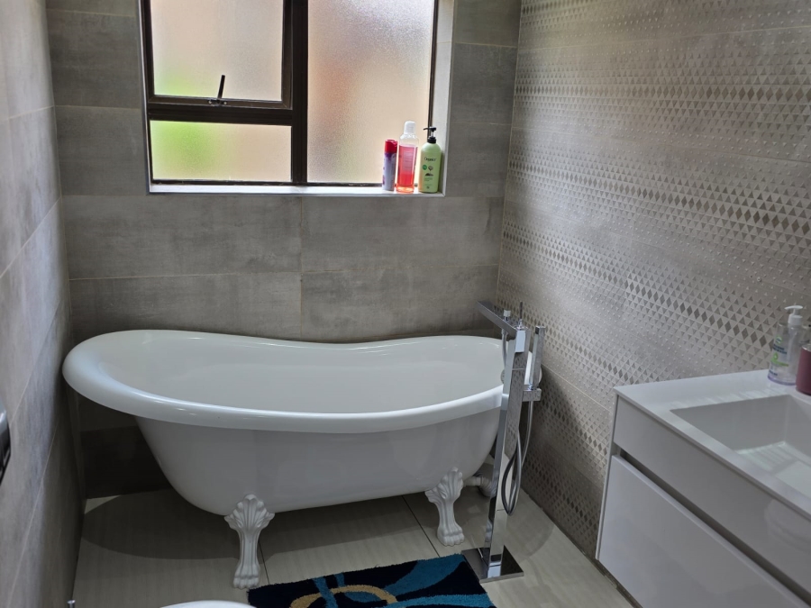 3 Bedroom Property for Sale in Fleurdal Gauteng