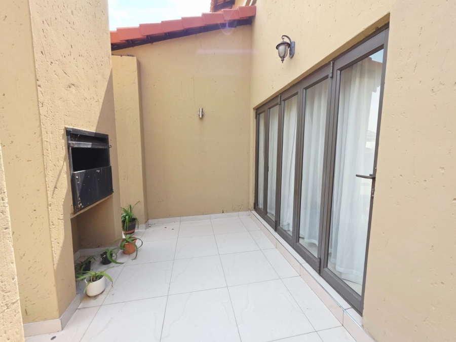 3 Bedroom Property for Sale in Fleurdal Gauteng