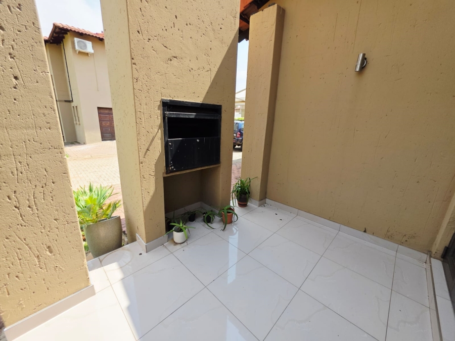3 Bedroom Property for Sale in Fleurdal Gauteng