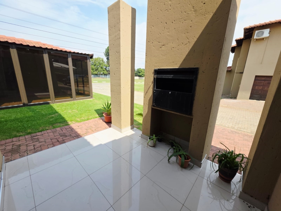 3 Bedroom Property for Sale in Fleurdal Gauteng