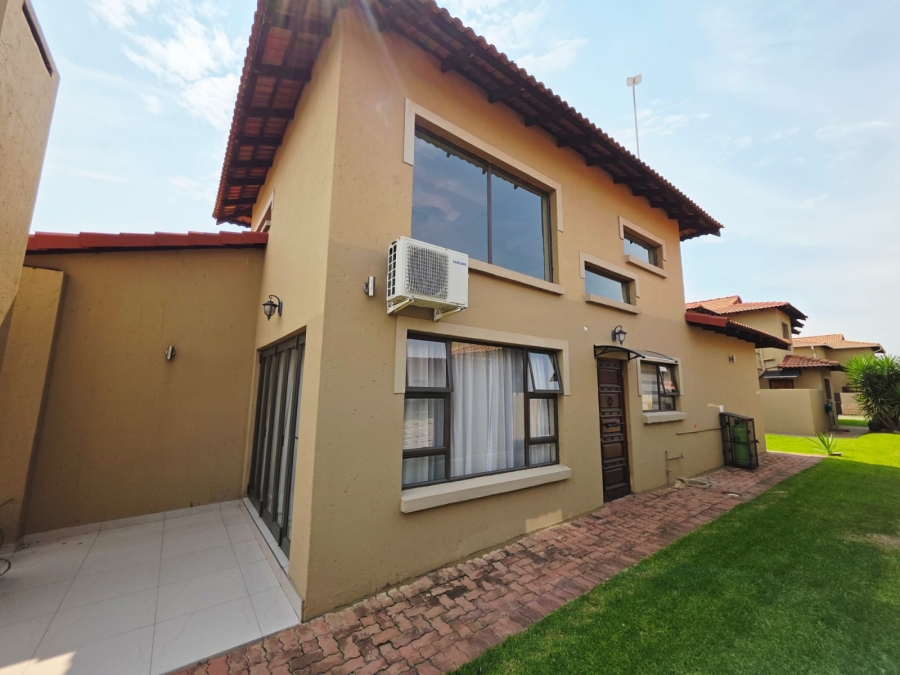 3 Bedroom Property for Sale in Fleurdal Gauteng