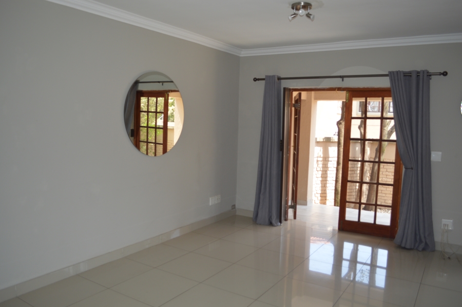 To Let 4 Bedroom Property for Rent in Craigavon Gauteng
