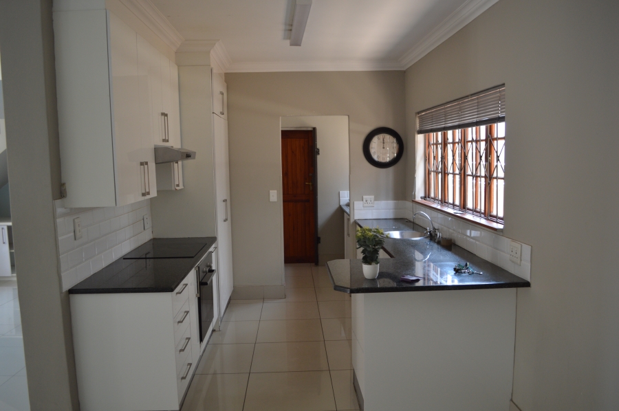 To Let 4 Bedroom Property for Rent in Craigavon Gauteng