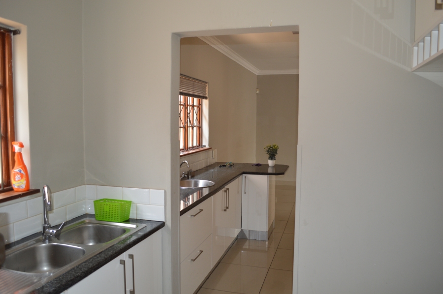 To Let 4 Bedroom Property for Rent in Craigavon Gauteng