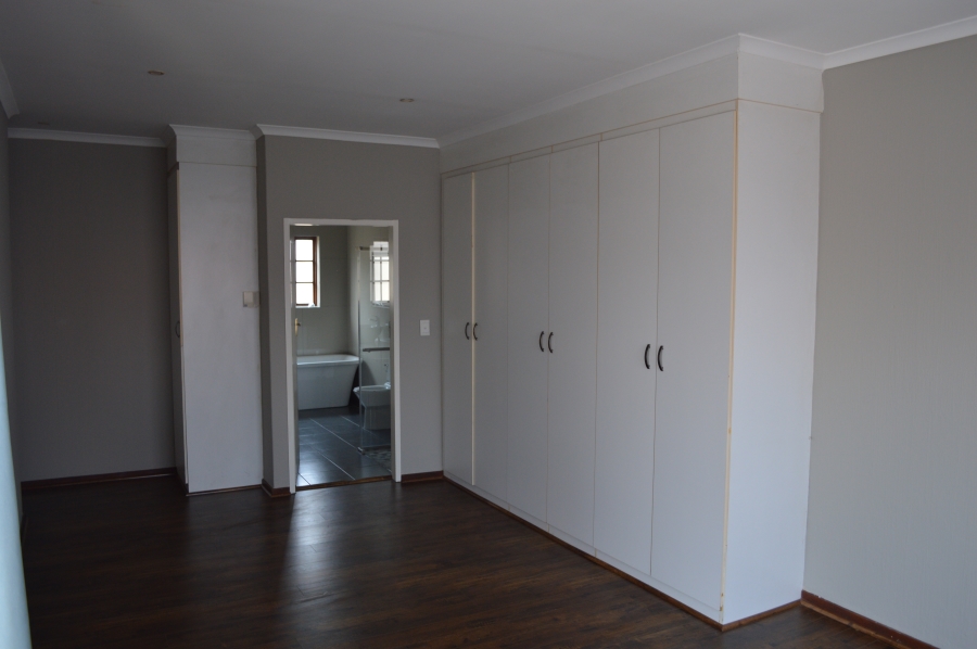To Let 4 Bedroom Property for Rent in Craigavon Gauteng