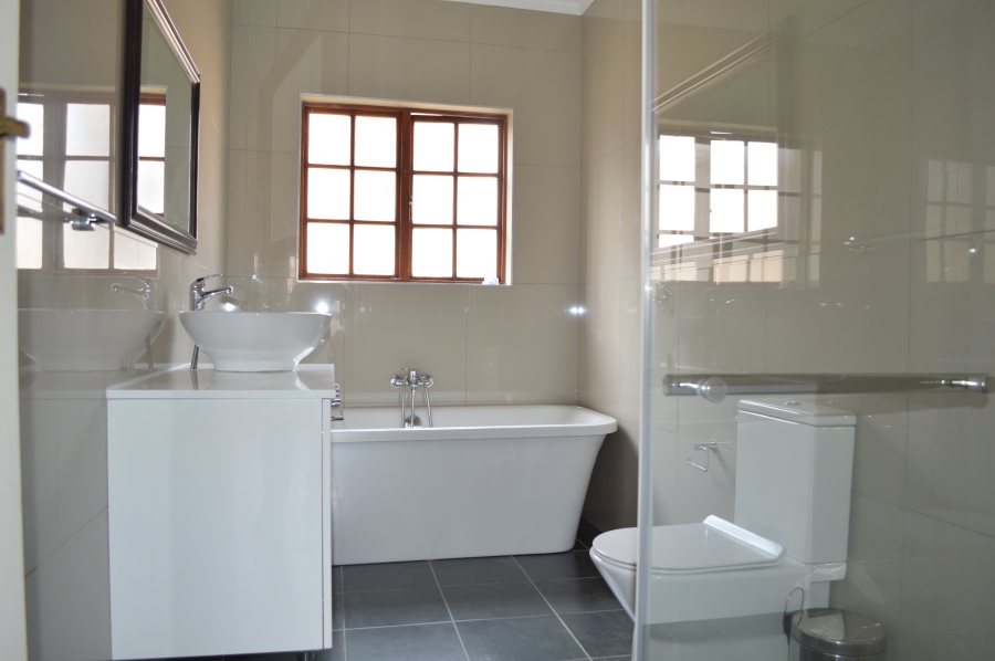 To Let 4 Bedroom Property for Rent in Craigavon Gauteng