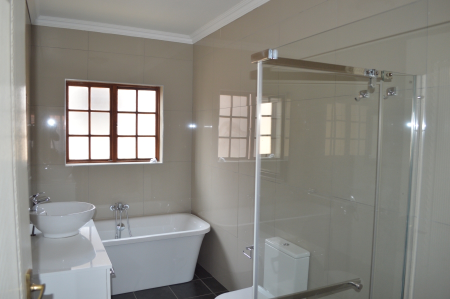 To Let 4 Bedroom Property for Rent in Craigavon Gauteng