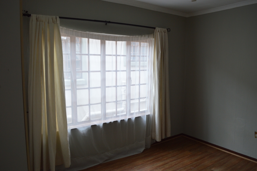 To Let 4 Bedroom Property for Rent in Craigavon Gauteng