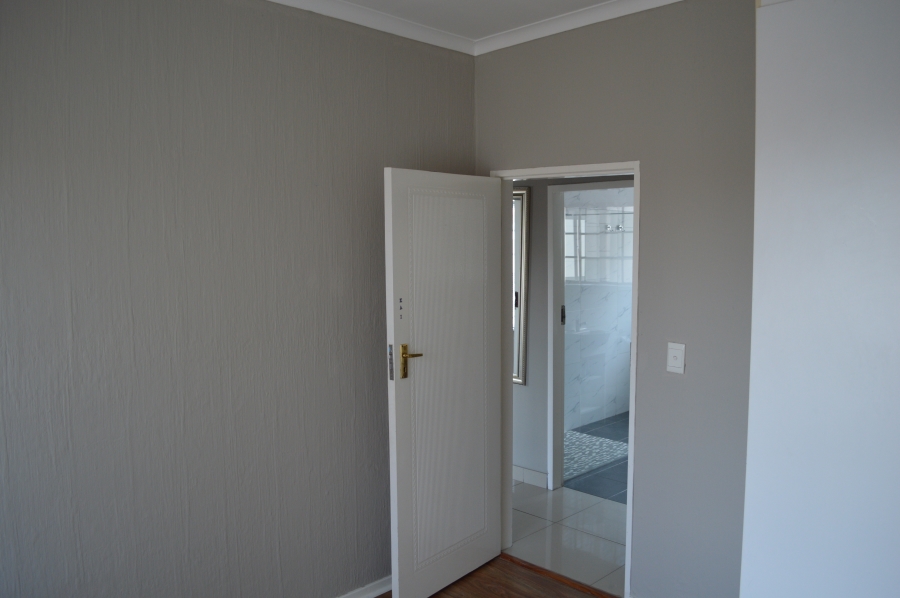 To Let 4 Bedroom Property for Rent in Craigavon Gauteng