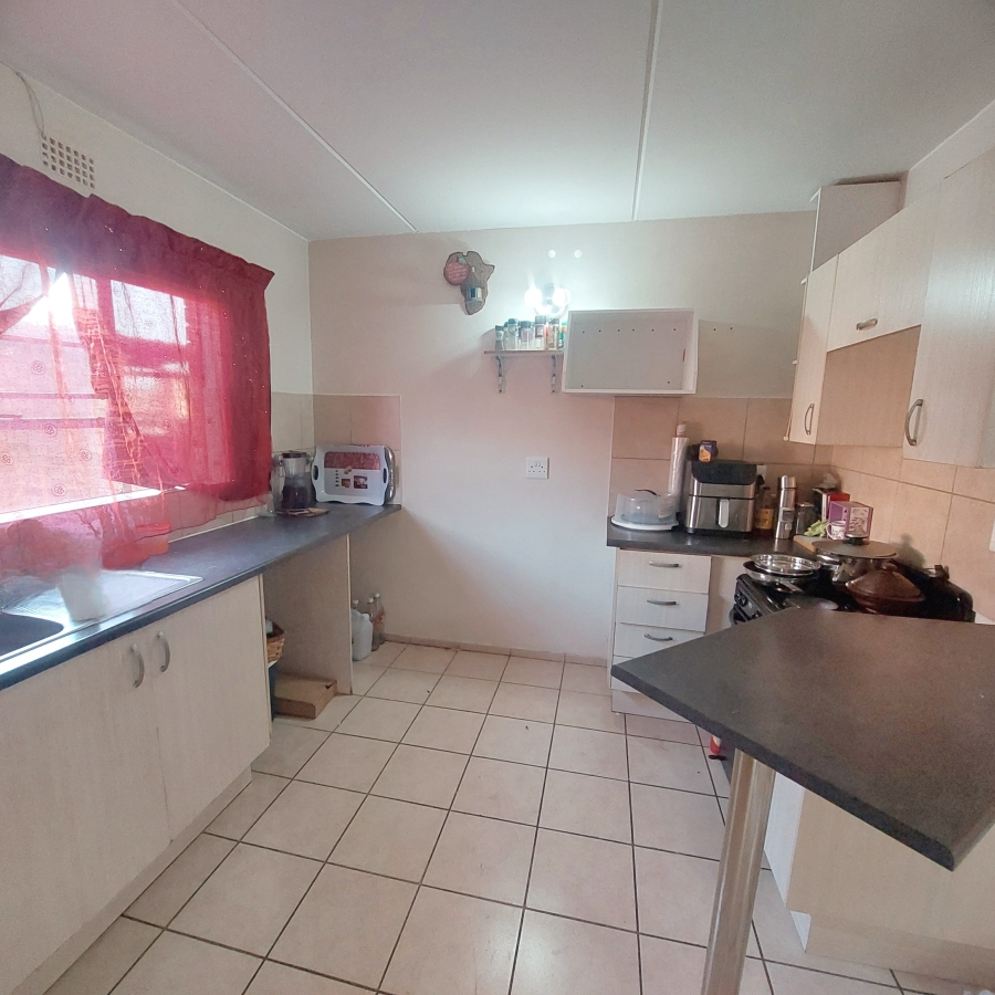 2 Bedroom Property for Sale in Crystal Park Gauteng