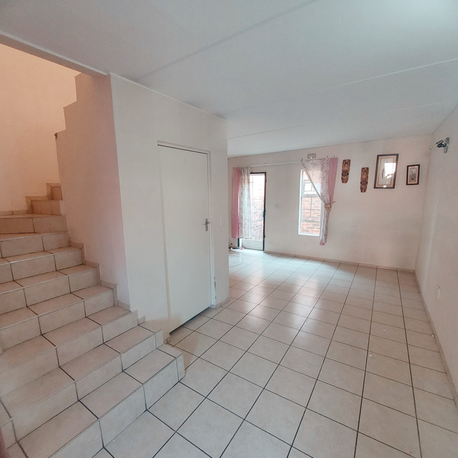 2 Bedroom Property for Sale in Crystal Park Gauteng