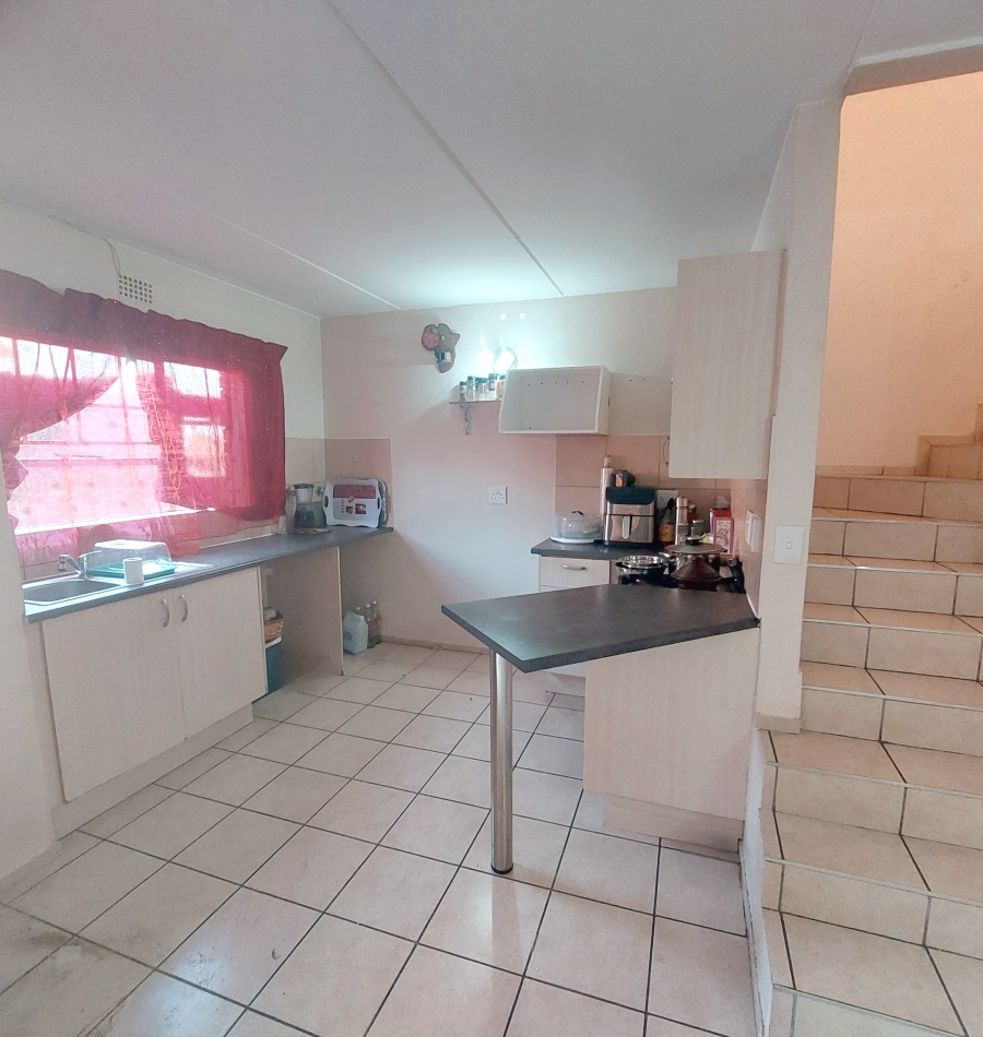 2 Bedroom Property for Sale in Crystal Park Gauteng