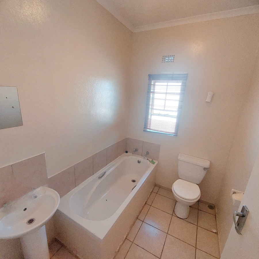 2 Bedroom Property for Sale in Crystal Park Gauteng