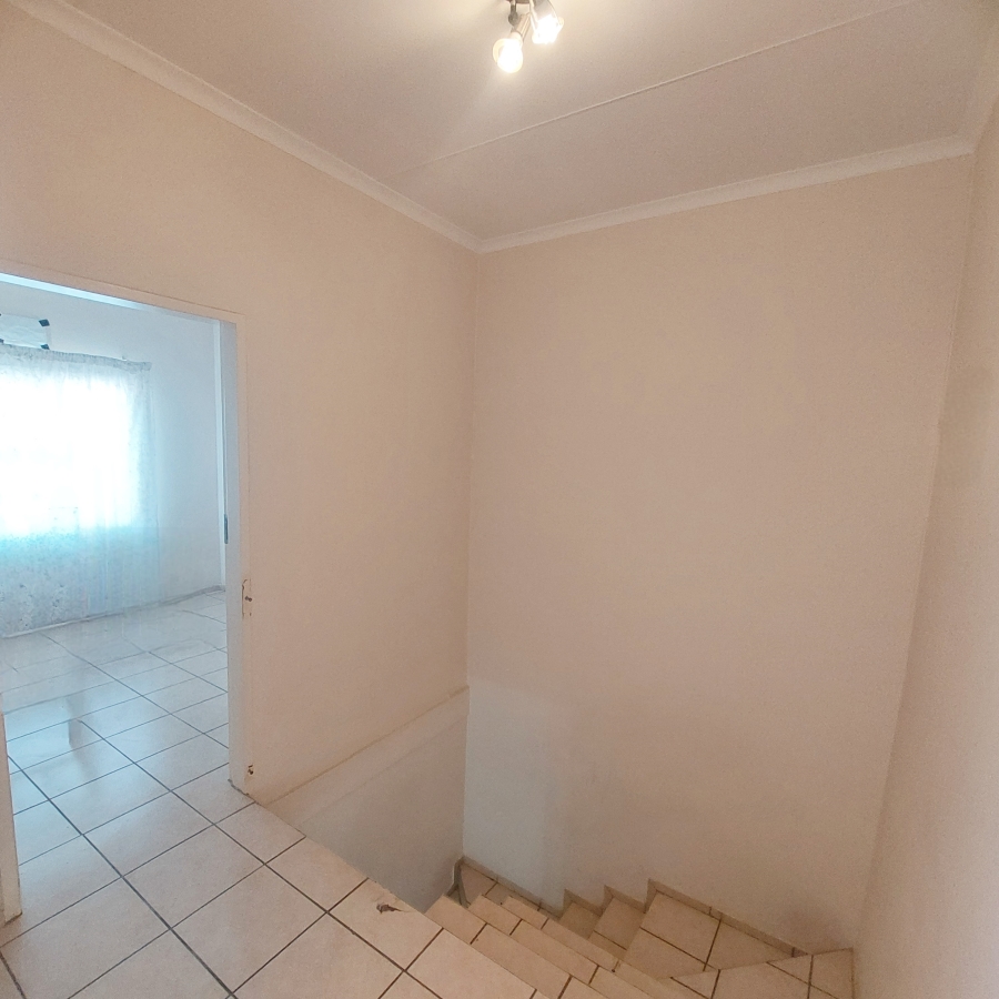 2 Bedroom Property for Sale in Crystal Park Gauteng