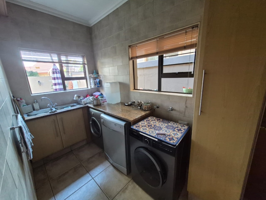 4 Bedroom Property for Sale in Elma Park Gauteng