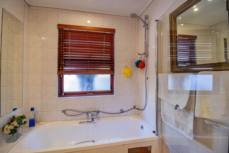 To Let 3 Bedroom Property for Rent in Cedar Lakes Gauteng