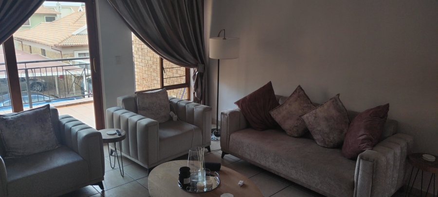 To Let 2 Bedroom Property for Rent in Sonneveld Gauteng