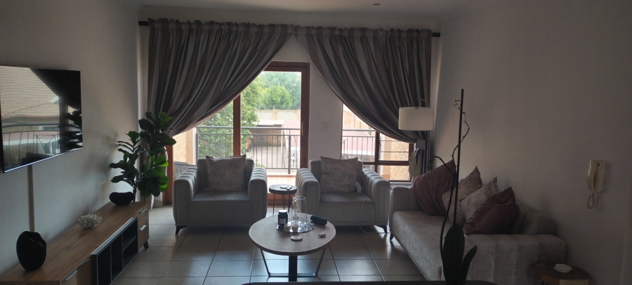 To Let 2 Bedroom Property for Rent in Sonneveld Gauteng