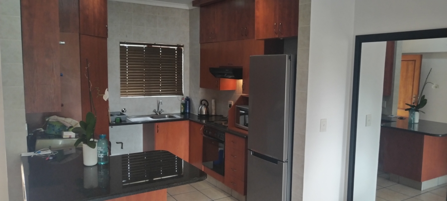 To Let 2 Bedroom Property for Rent in Sonneveld Gauteng