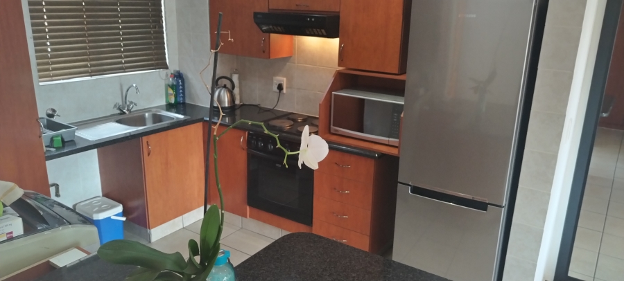 To Let 2 Bedroom Property for Rent in Sonneveld Gauteng