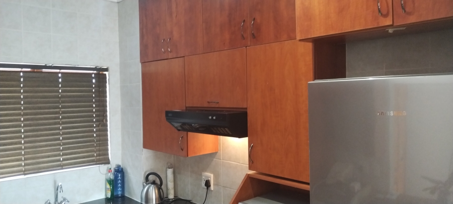 To Let 2 Bedroom Property for Rent in Sonneveld Gauteng