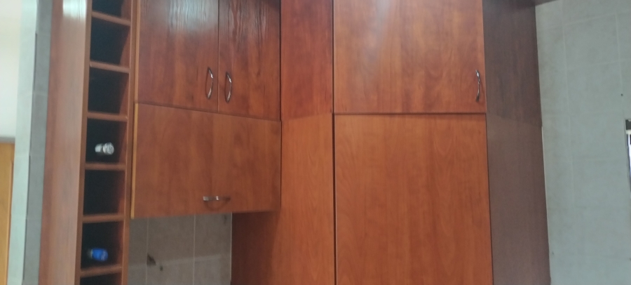 To Let 2 Bedroom Property for Rent in Sonneveld Gauteng