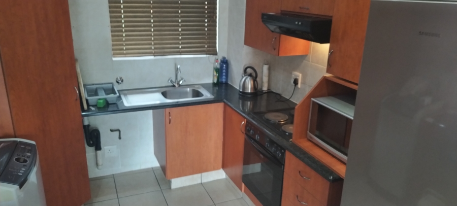 To Let 2 Bedroom Property for Rent in Sonneveld Gauteng