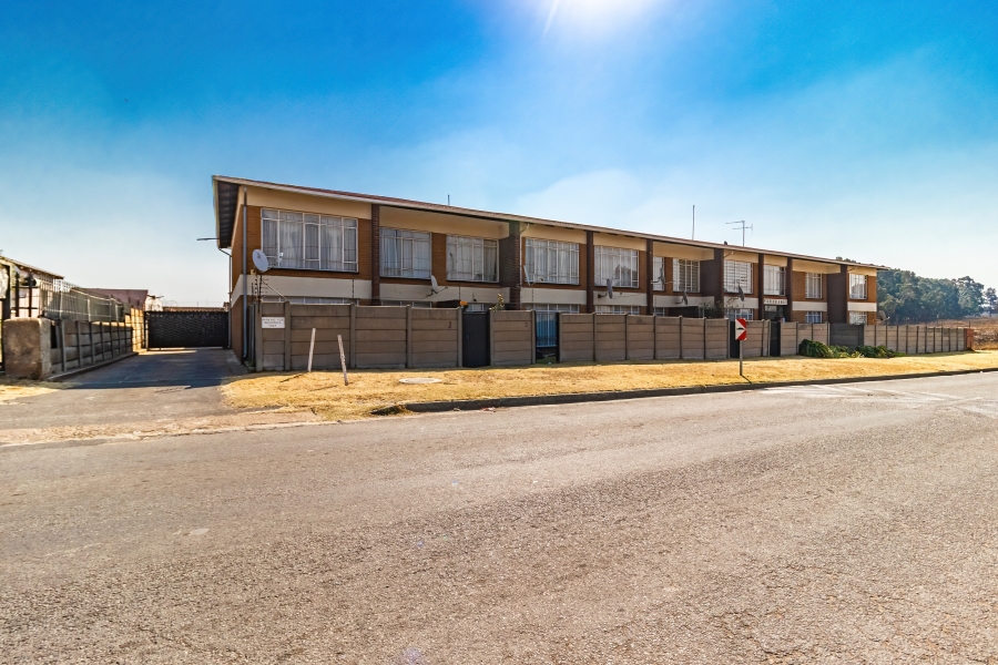 2 Bedroom Property for Sale in Strubenvale Gauteng