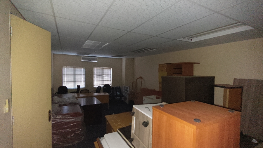 To Let Commercial Property for Rent in Die Hoewes Gauteng