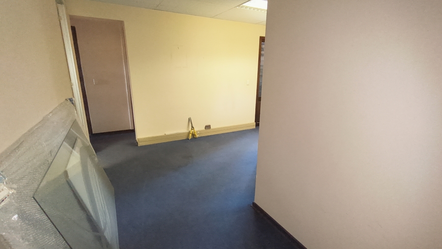 To Let Commercial Property for Rent in Die Hoewes Gauteng