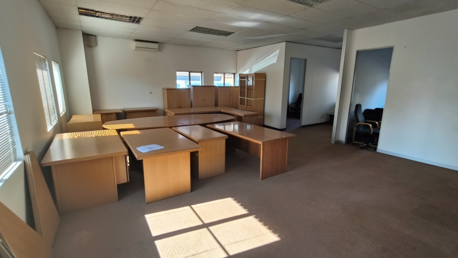 To Let Commercial Property for Rent in Die Hoewes Gauteng