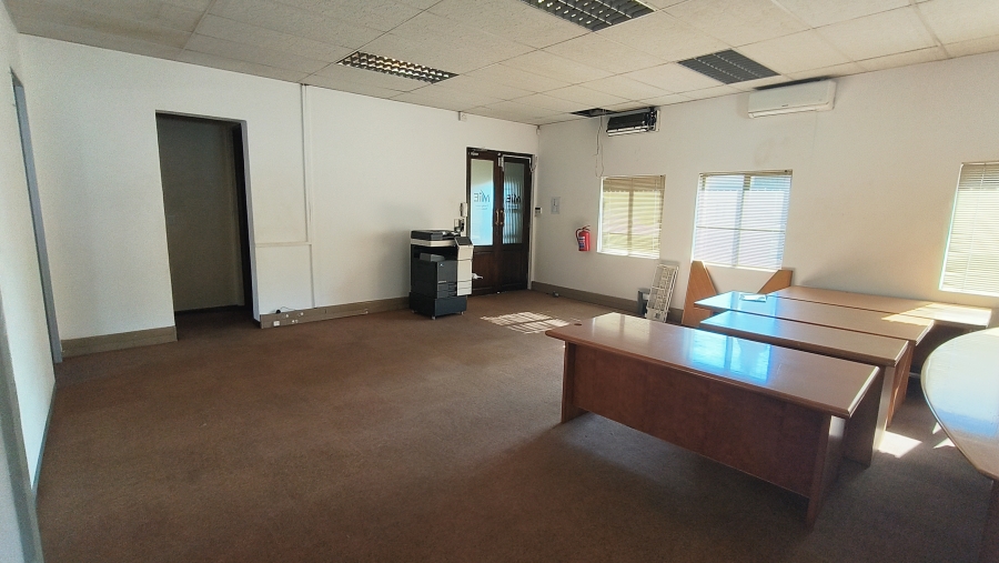 To Let Commercial Property for Rent in Die Hoewes Gauteng