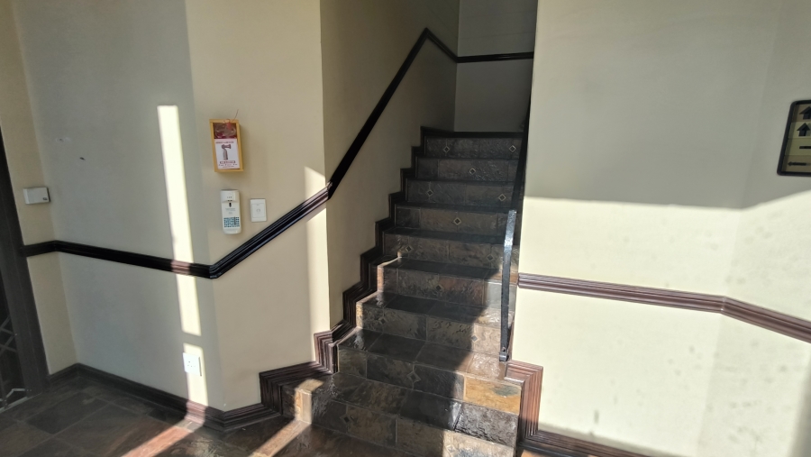 To Let Commercial Property for Rent in Die Hoewes Gauteng