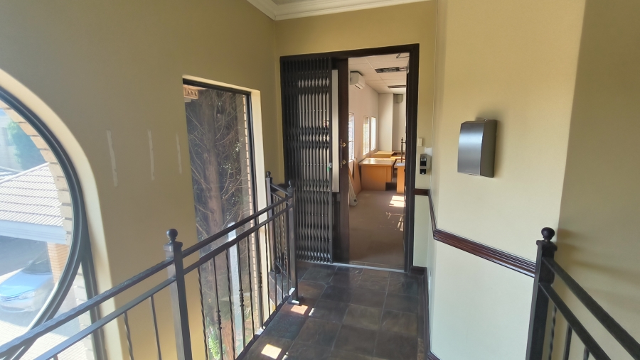 To Let Commercial Property for Rent in Die Hoewes Gauteng