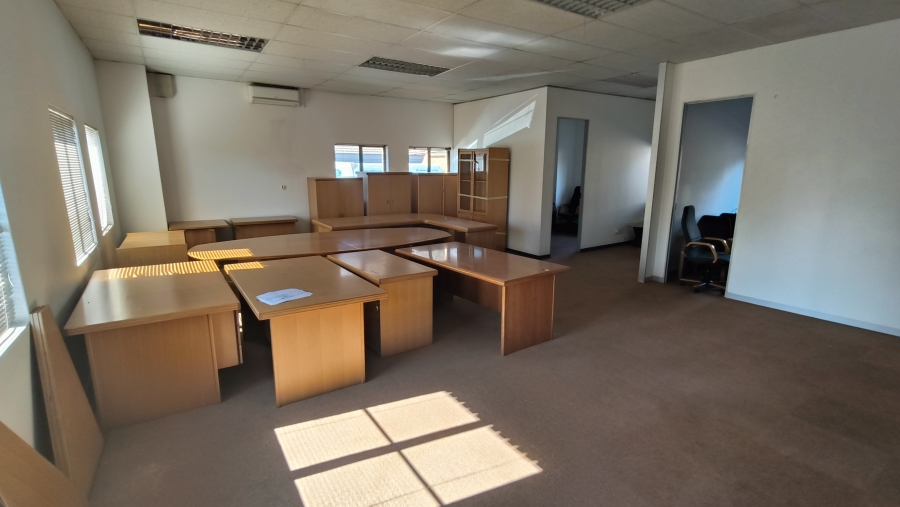 To Let Commercial Property for Rent in Die Hoewes Gauteng
