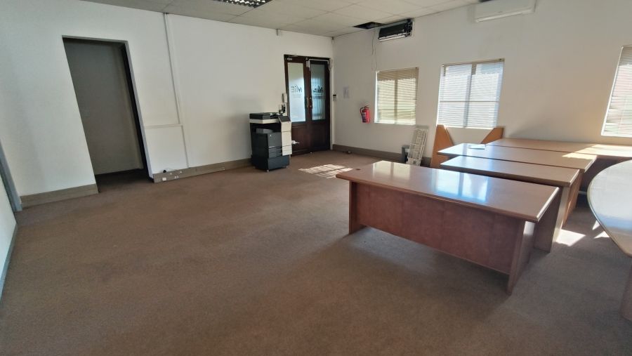 To Let Commercial Property for Rent in Die Hoewes Gauteng