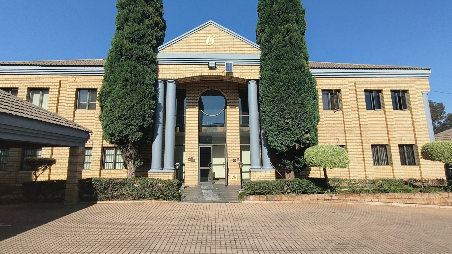 To Let Commercial Property for Rent in Die Hoewes Gauteng