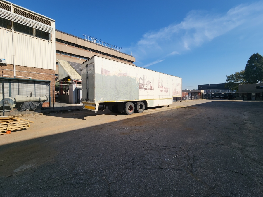 Commercial Property for Sale in Koedoespoort Industrial Gauteng