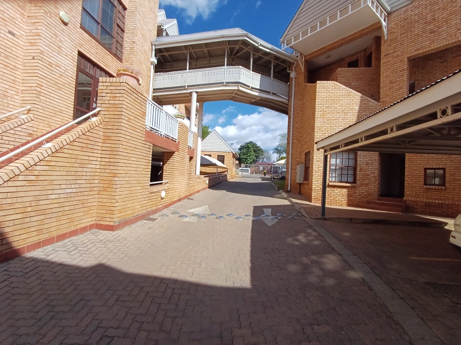 To Let Commercial Property for Rent in Lyttelton Manor Gauteng