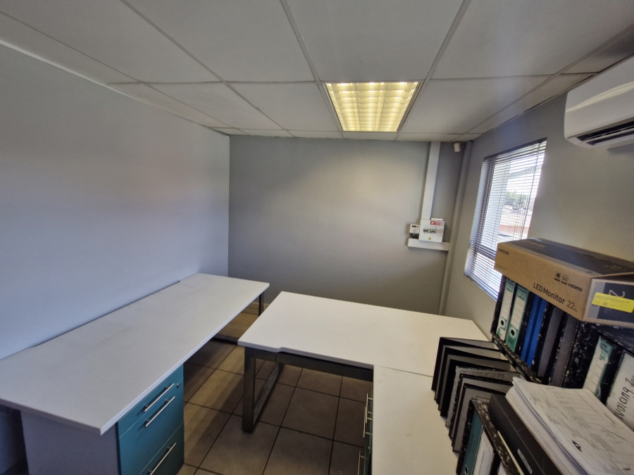 To Let Commercial Property for Rent in Clubview Gauteng