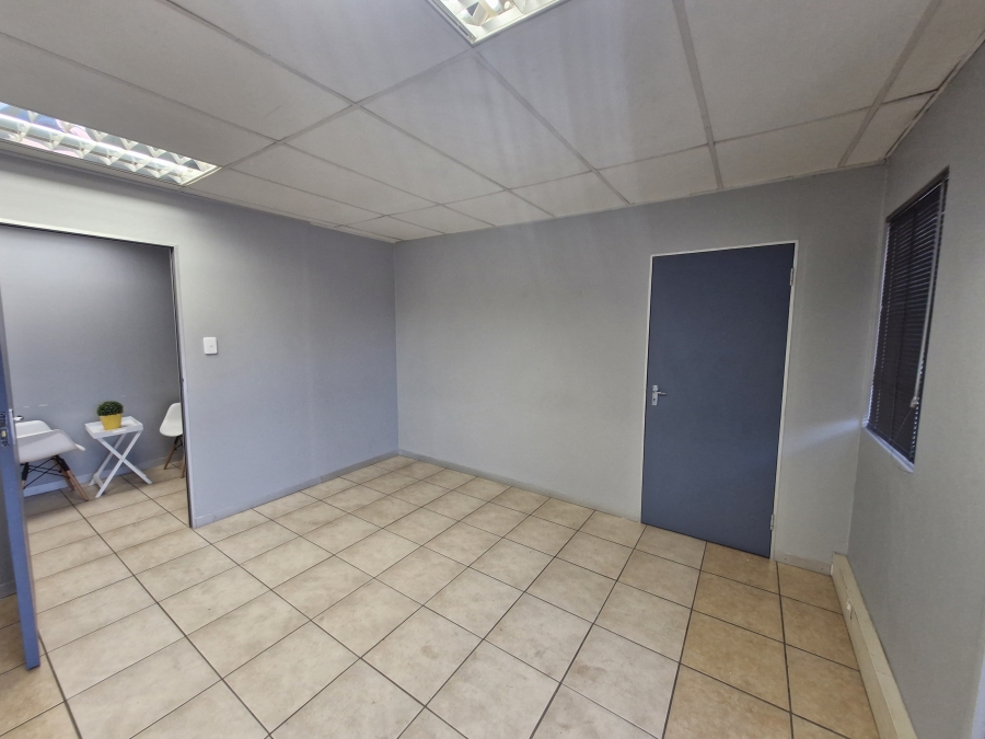 To Let Commercial Property for Rent in Clubview Gauteng