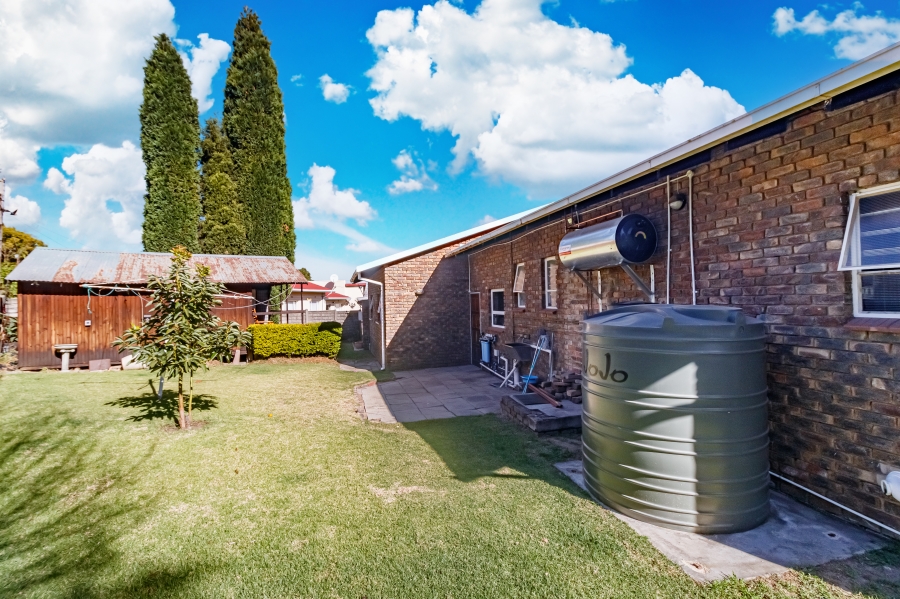 3 Bedroom Property for Sale in Vorna Valley Gauteng